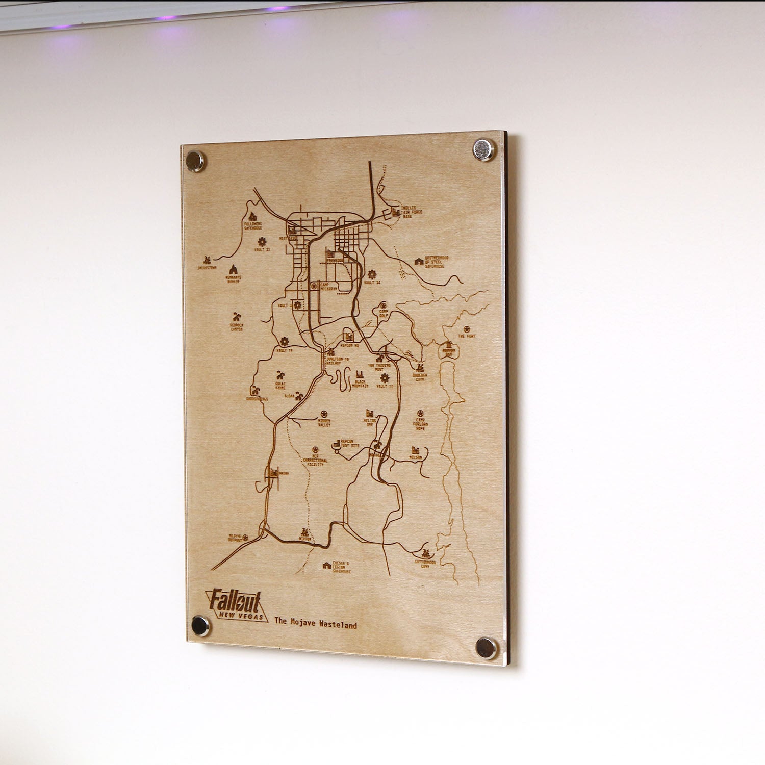 Laser‑engraved Mojave Wasteland map inspired by Fallout New Vegas displayed on wall, featuring detailed etched landmarks, routes, and territories for minimalist gaming décor.